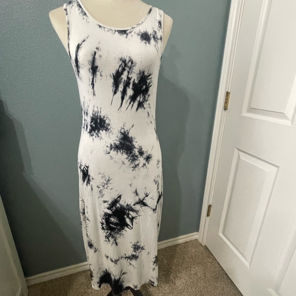 Glamorous Black and White Tie-Dye Maxi Dress